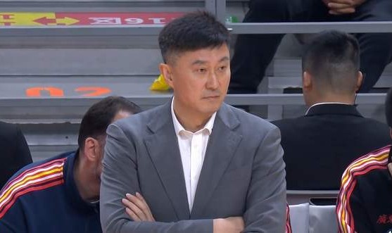 开云入口-广东为何40分惨败？媒体人给出答案，说得太实在了，杜锋还能咋地