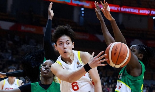 开云官网-中国女篮轻取马里，三大中锋合体尽显统治力，但她才是攻防核心