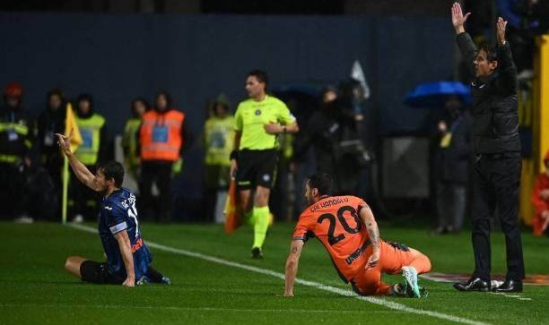 开云体育-雨战肉搏国米进退自如，高能“蓝黑德比”为欧冠预热