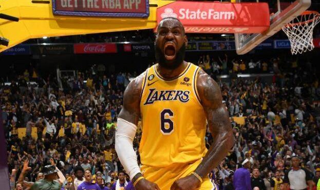 开云入口-詹姆斯：奔四男人像28岁时那样战斗 又打动多少人？