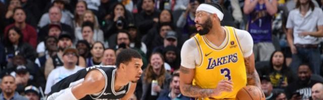 连续3场35+10！湖人最强浓眉归位 詹皇更安心了