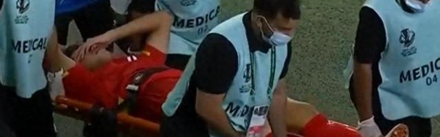 早日康复！越南队后卫韧带撕裂将伤停9个月：他父亲整夜难眠！|中国队|阮晓明|U23亚洲杯|中国亚洲杯|亚洲预选赛_新浪体育_新浪新闻