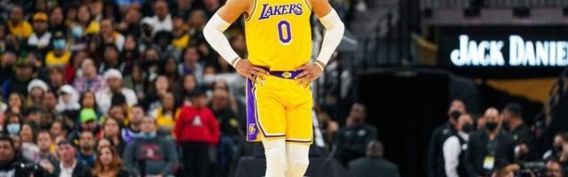 开云APP-湖人球员赛季评分（三）：过去的赛季里谁最让人失望