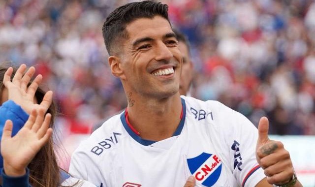 开云体育-苏亚雷斯亮相乌拉圭民族 签至年底 月薪仅3万美元