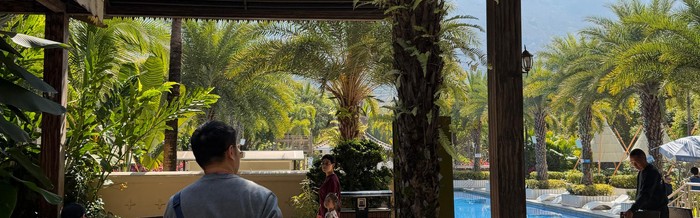 kaiyun-西双版纳偶遇王小愚儿观看湖人比赛|手机_新浪体育_新浪新闻