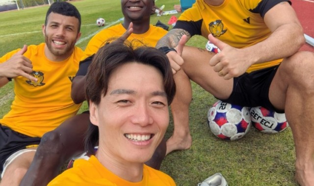 开云入口-加盟新加坡球队后港联！35岁杨贺发文：反正人生是用来体验的