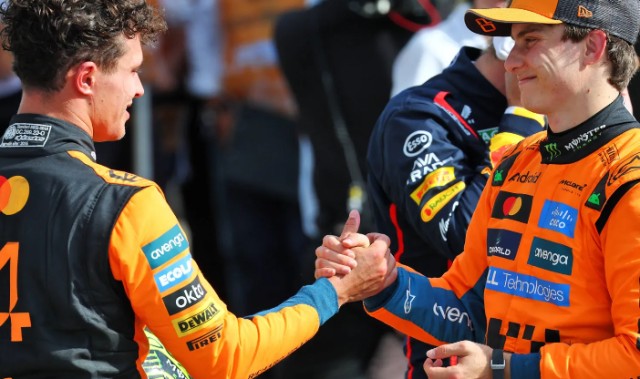 开云官网-恩比德发文吐槽迈凯伦木瓜规则：太离谱，皮亚比我有风度多了